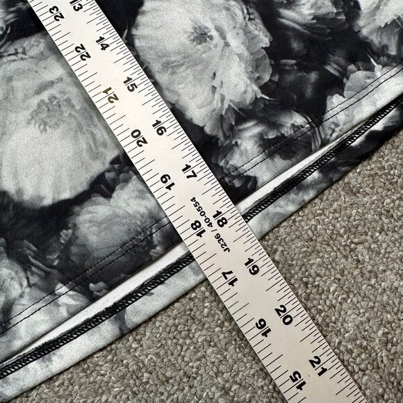 Athleta Floral Crush Workout Tank Top Black & White Size Womens X-Large - Picture 3 of 5